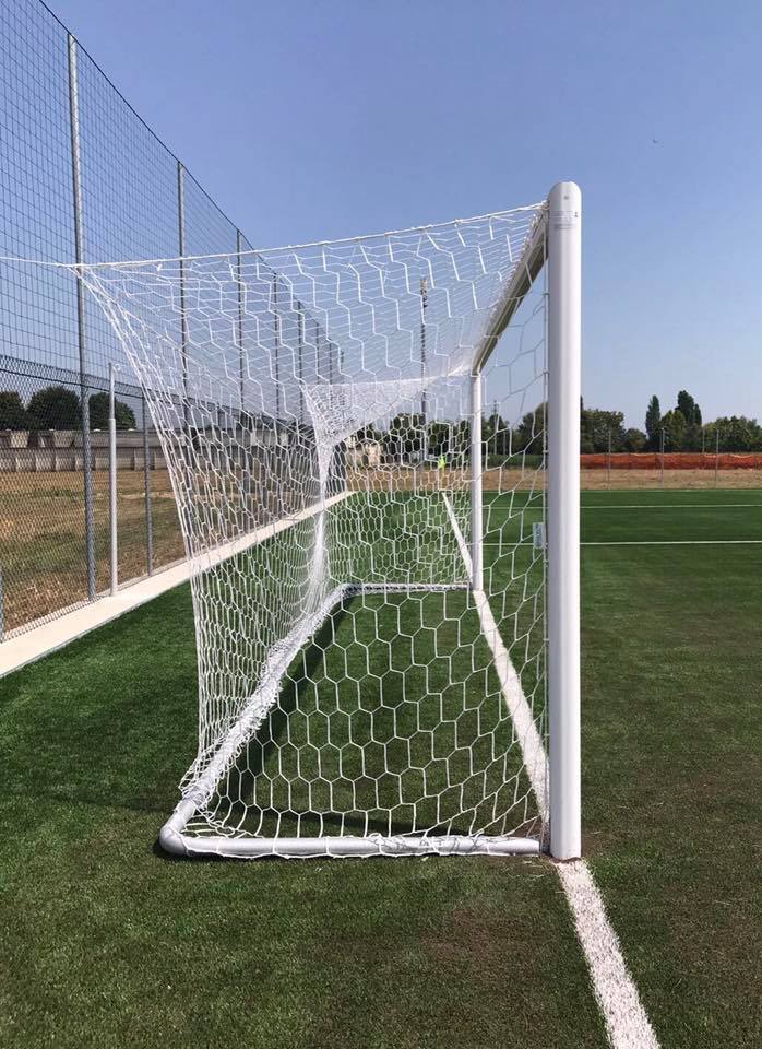 Sammenfoldelig baseramme til stadionmål med sokkel